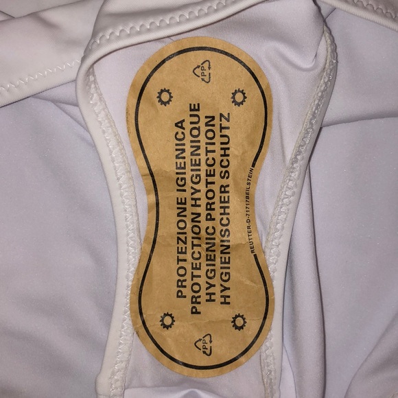 Cupshe One-Piece Swimsuit - Picture 3 of 4